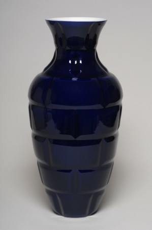 HomoFaber_Métro Vase bleu Naoto Fukasawa Designer